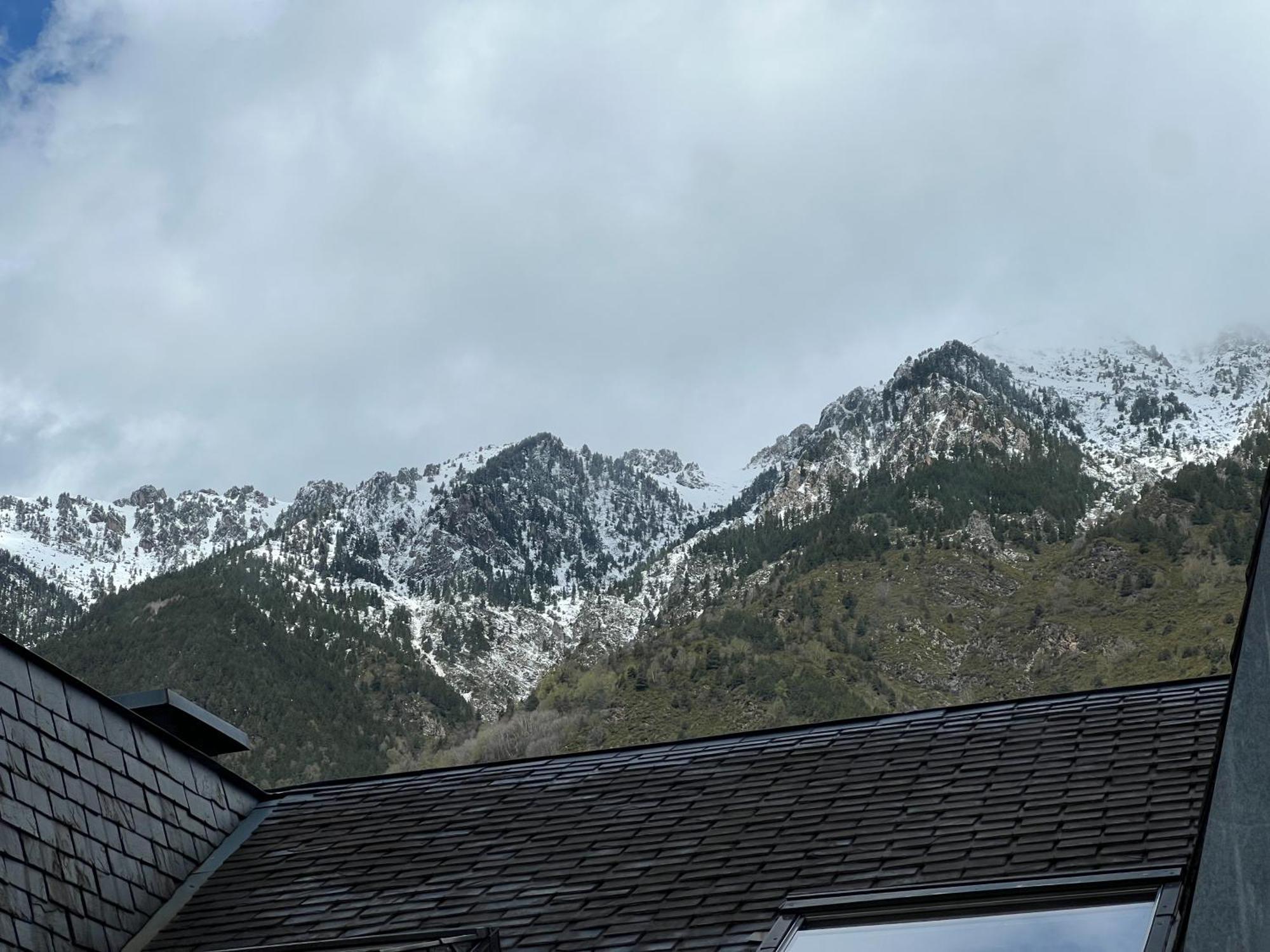 Casa La Muga Apartman Benasque Kültér fotó