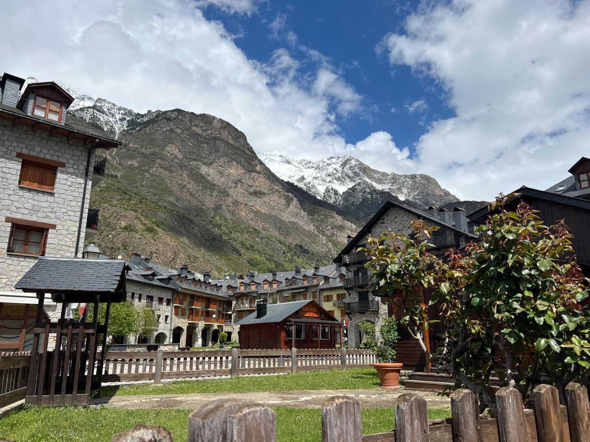 Casa La Muga Apartman Benasque Kültér fotó
